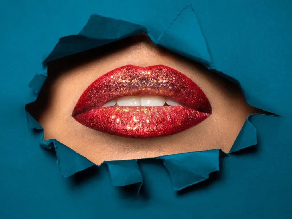red lips photography